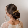 Isabellafloristik_Hochzeit_Heirateninkaernten_Haarschmuck_Haarspange_Sichel_Brautschmuck_Trockenblumen_gold