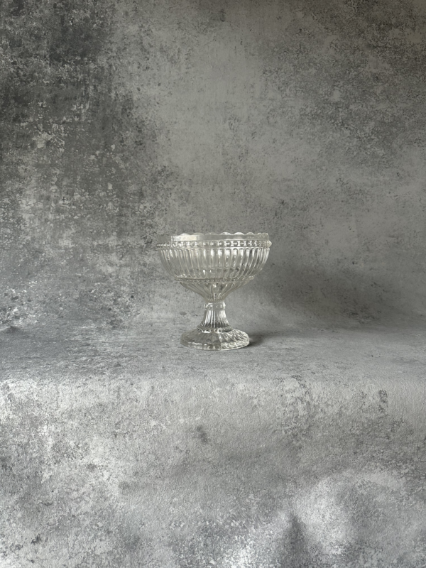 Vintage Vase mit Fuß